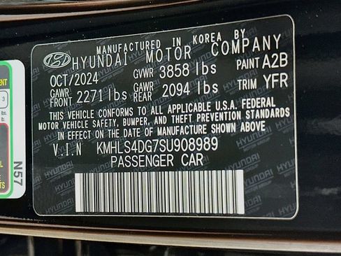 Used 2025 Hyundai Elantra SEL w/ Cargo Package FWD image 17