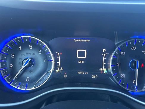 Used 2022 Chrysler Pacifica Touring-L image 20