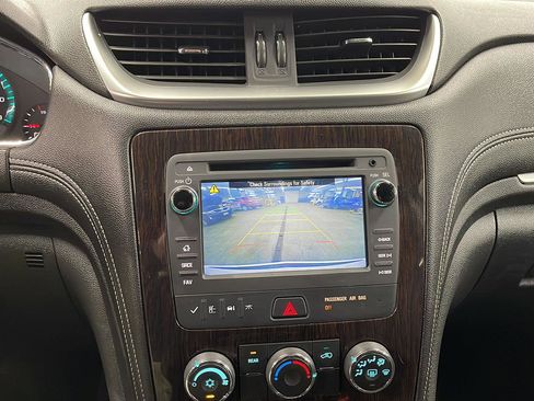 Used 2016 Chevrolet Traverse LT w/ Style and Technology Package image 17