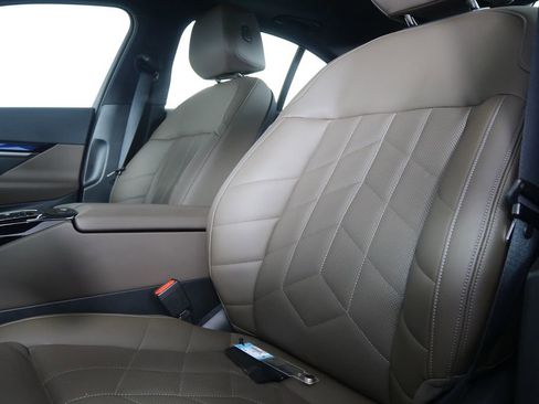 Certified 2025 BMW i5 M60 image 12