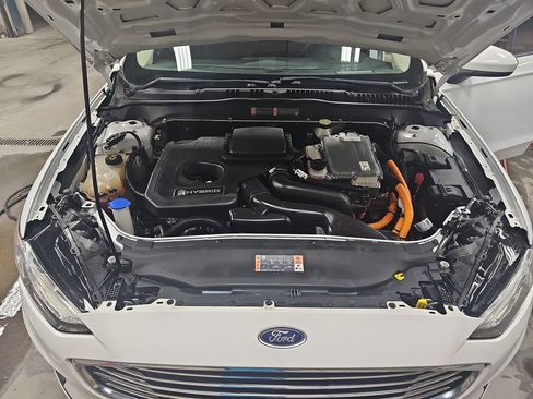 Used 2020 Ford Fusion SE FWD image 29