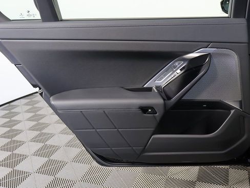 Used 2023 BMW 740i w/ Parking Assistance Package RWD image 12