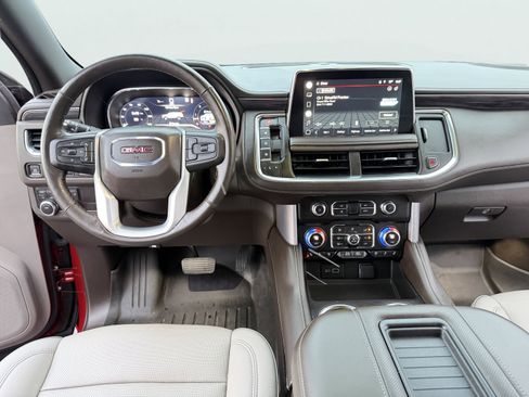 Used 2022 GMC Yukon SLT w/ SLT Luxury Package image 2