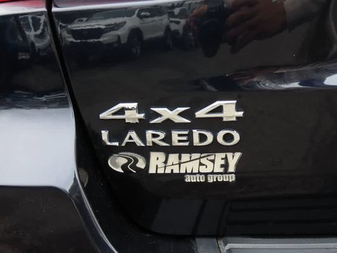 Used 2011 Jeep Grand Cherokee Laredo image 7