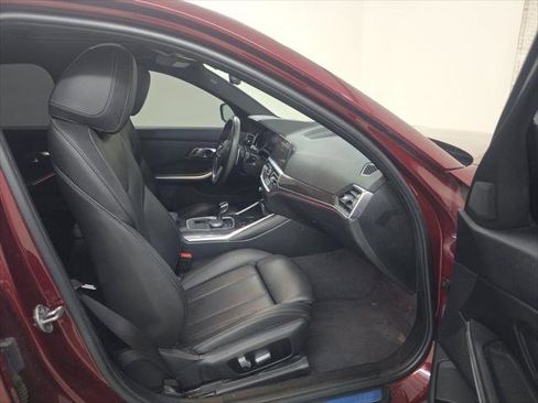 Used 2022 BMW 330i Sedan w/ M Sport Package RWD image 18