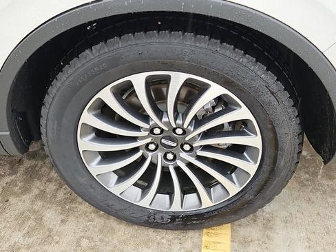 Used 2021 Lincoln Aviator Reserve w/ Equipment Group 201A RWD image 8