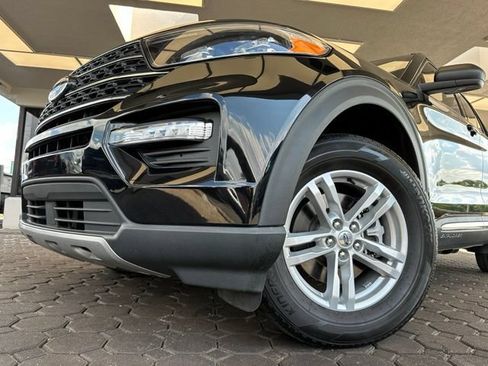 Used 2023 Ford Explorer XLT w/ Equipment Group 202A AWD/4WD image 31