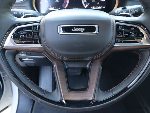 Used 2024 Jeep Grand Cherokee L Summit AWD/4WD image 12