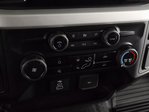 Used 2023 Ford F250 XLT w/ FX4 Off-Road Package image 14