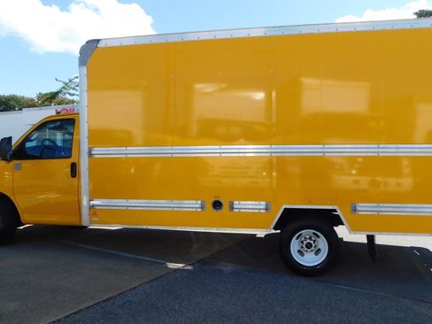 Used 2021 GMC Savana 3500 Extended w/ Power Convenience Package image 7