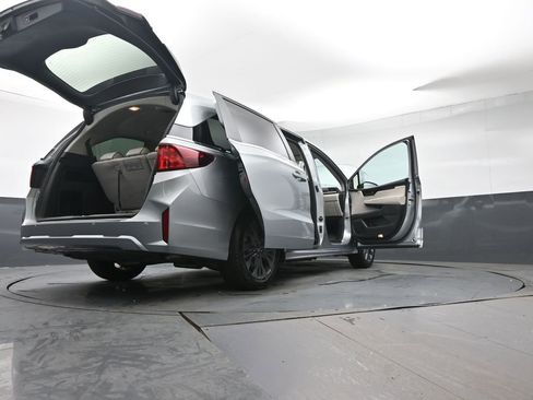 Used 2025 Honda Odyssey Touring image 51