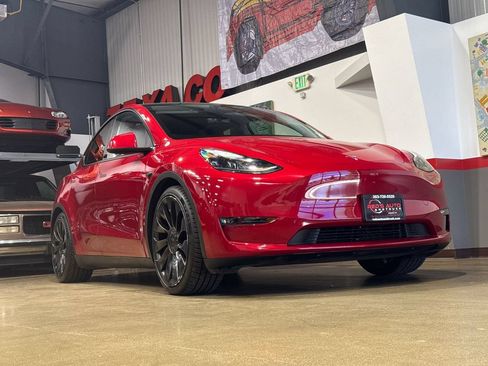 Used 2023 Tesla Model Y Performance AWD/4WD image 37