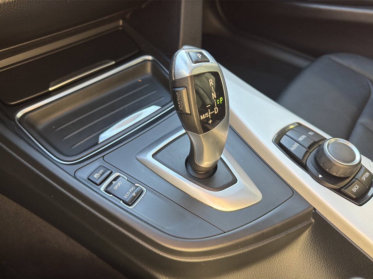 Used 2014 BMW 320i Sedan RWD image 31