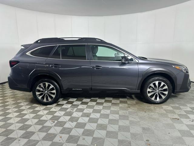 Used 2025 Subaru Outback Limited AWD/4WD image 8