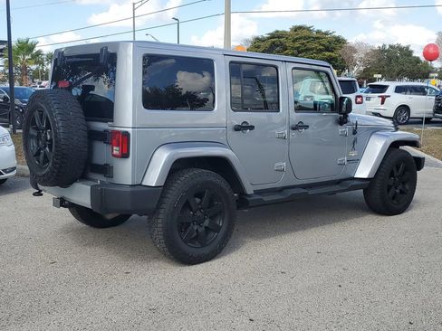 Used 2015 Jeep Wrangler Unlimited Sahara w/ Connectivity Group image 4