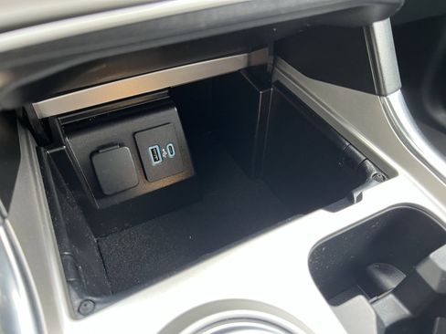Used 2023 Ford Explorer XLT w/ Equipment Group 202A image 32