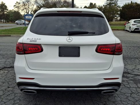 Used 2021 Mercedes-Benz GLC 300 4MATIC SUV image 5
