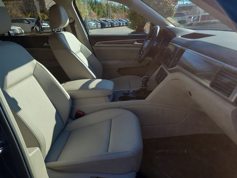 Used 2019 Volkswagen Atlas SE w/ Panoramic Sunroof Package image 18