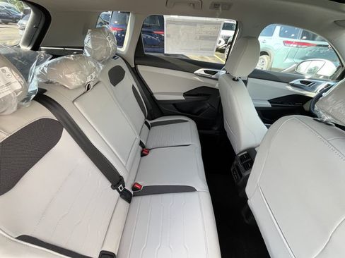 New 2026 Volkswagen Taos SE AWD/4WD image 14