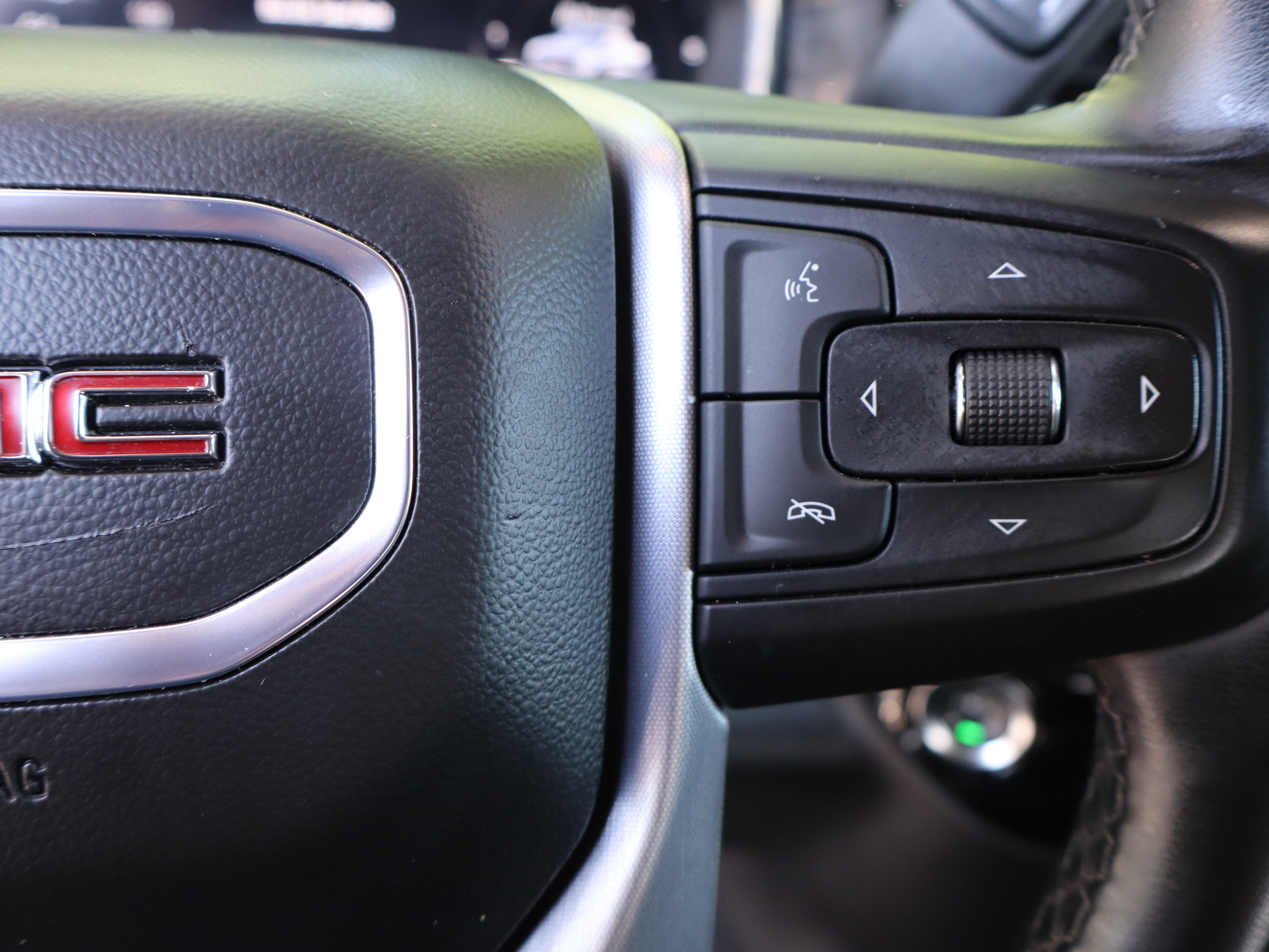 Used 2025 GMC Sierra 1500 SLT RWD image 28