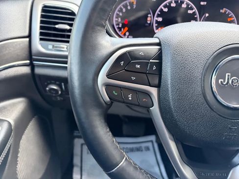 Used 2018 Jeep Grand Cherokee Limited image 28