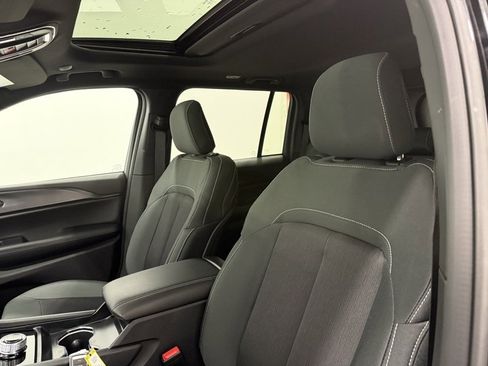 New 2026 Jeep Grand Cherokee Laredo image 19