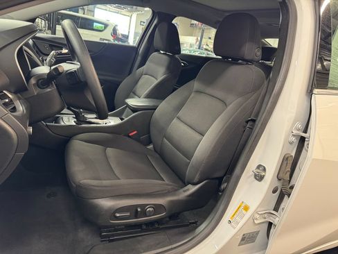 Used 2023 Chevrolet Malibu LT FWD image 17