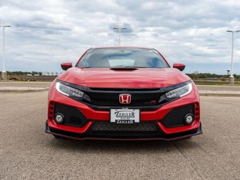 Used 2017 Honda Civic Type R image 2