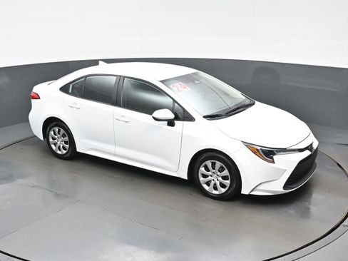 Used 2024 Toyota Corolla LE FWD image 32