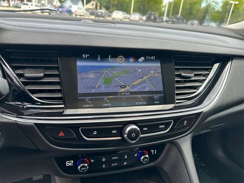 Used 2018 Buick Regal Essence w/ Driver Confidence Package #1 AWD/4WD image 32