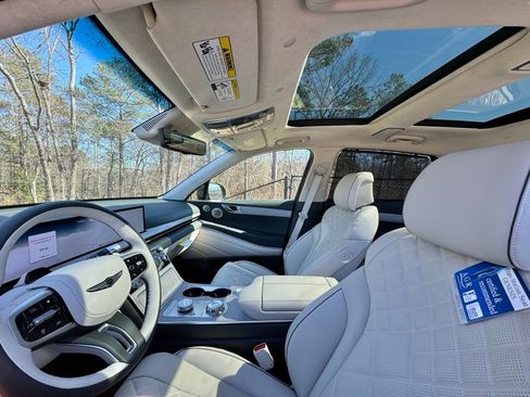 Used 2025 Genesis GV80 3.5T Prestige AWD/4WD image 19