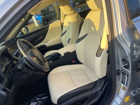 Used 2022 Lexus ES 250 w/ Premium Package image 17