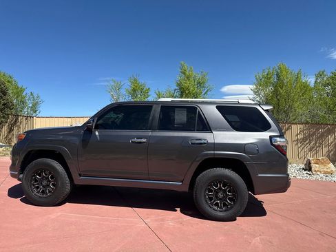 Used 2017 Toyota 4Runner Limited image 4