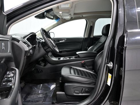Used 2020 Ford Edge SEL w/ Cold Weather Package AWD/4WD image 5