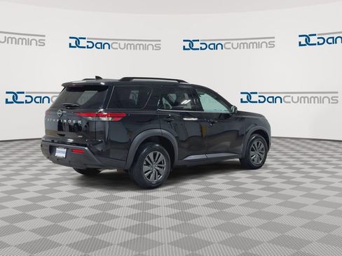 Used 2025 Nissan Pathfinder SV AWD/4WD image 8