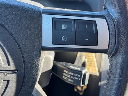 Used 2010 Chrysler 300 Touring image 17