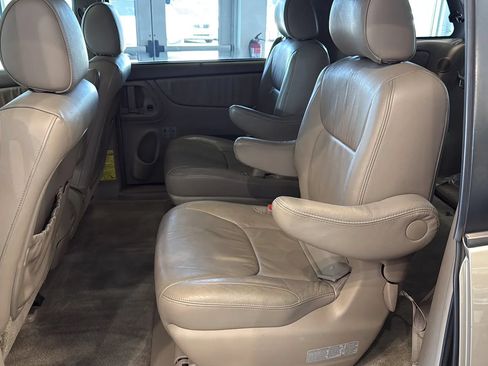 Used 2006 Toyota Sienna XLE Limited w/ XLE Limited Pkg 2 AWD/4WD image 35