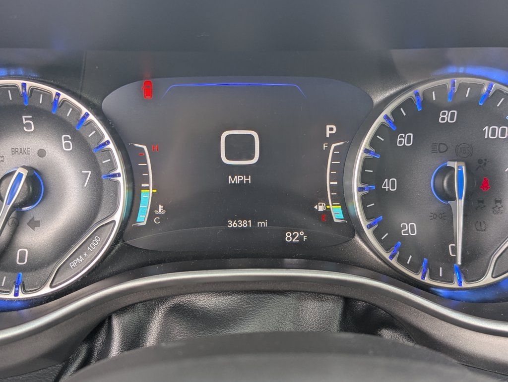 Used 2024 Chrysler Pacifica Touring-L FWD image 22