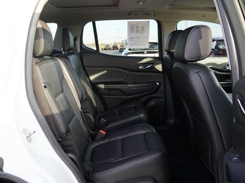 Used 2019 GMC Acadia SLT w/ Black Edition image 21