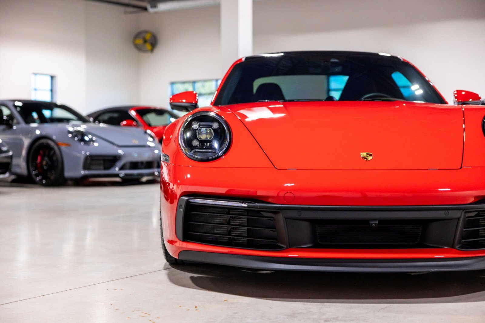 Used 2024 Porsche 911 Carrera RWD image 21
