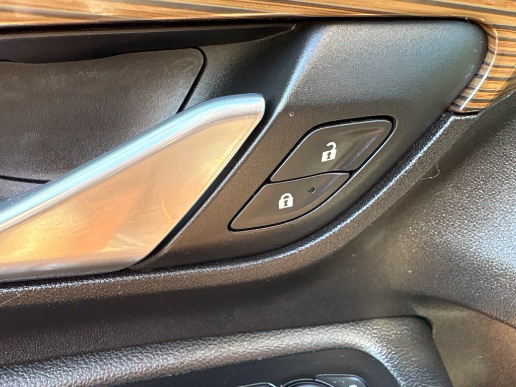 Used 2018 GMC Terrain SLE w/ Driver Convenience Package AWD/4WD image 13