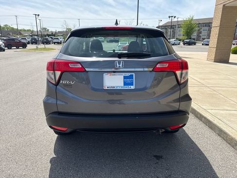 Certified 2022 Honda HR-V LX image 3