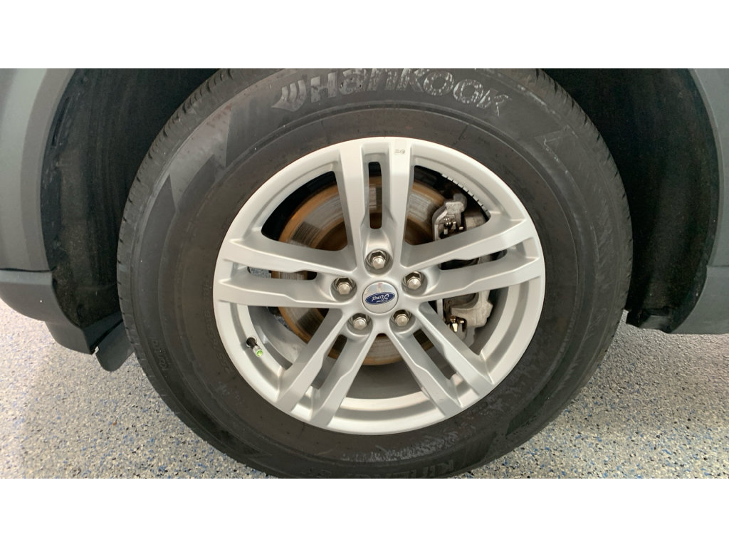 Used 2023 Ford Explorer XLT w/ Equipment Group 202A AWD/4WD image 35