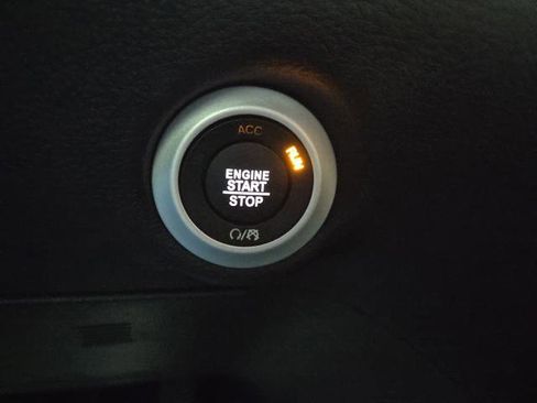 New 2026 Chrysler Pacifica Select image 25