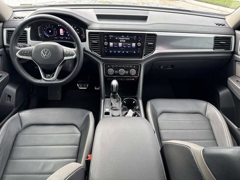 Used 2022 Volkswagen Atlas SEL Premium image 25