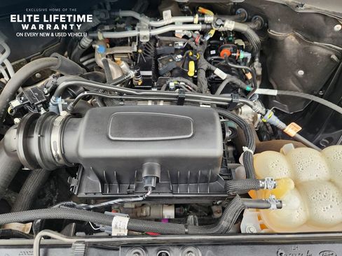 Used 2023 Ford Explorer XLT w/ Equipment Group 202A AWD/4WD image 31