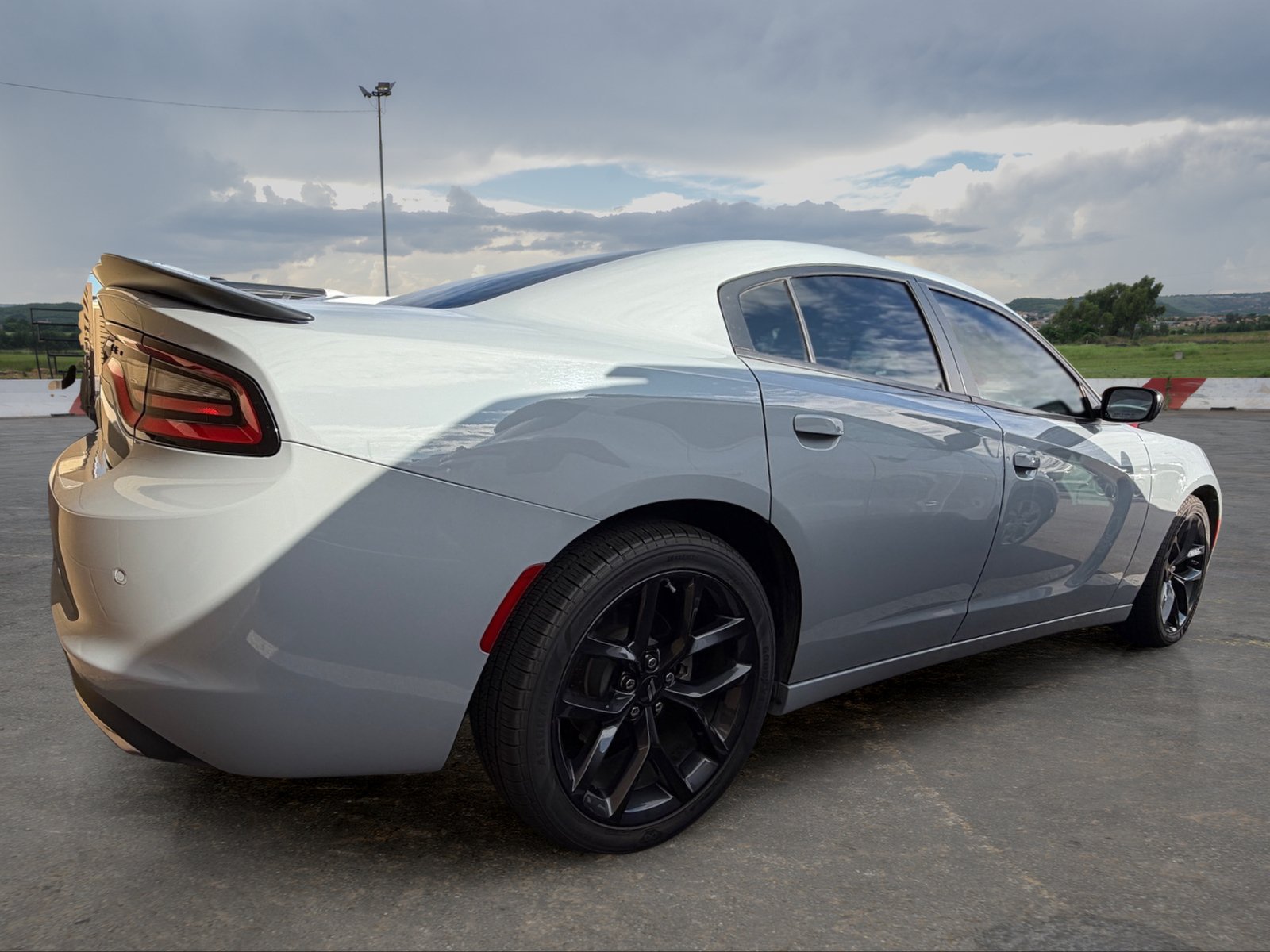 Used 2022 Dodge Charger SXT w/ Blacktop Package RWD image 3
