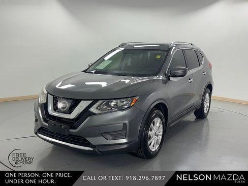 Used 2017 Nissan Rogue SV w/ Sun & Sound Touring Package image 1
