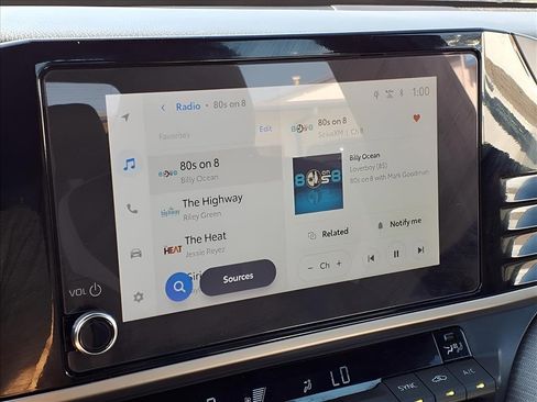 Used 2025 Toyota Camry SE image 10