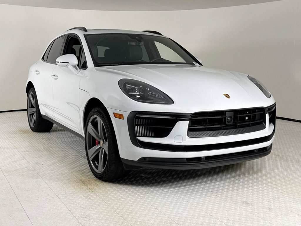 Certified 2024 Porsche Macan S AWD/4WD image 9